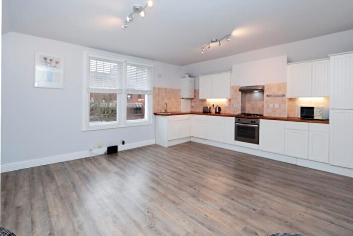 1 Bedroom Flat To Rent In Brighton Road, Surbiton, KT6