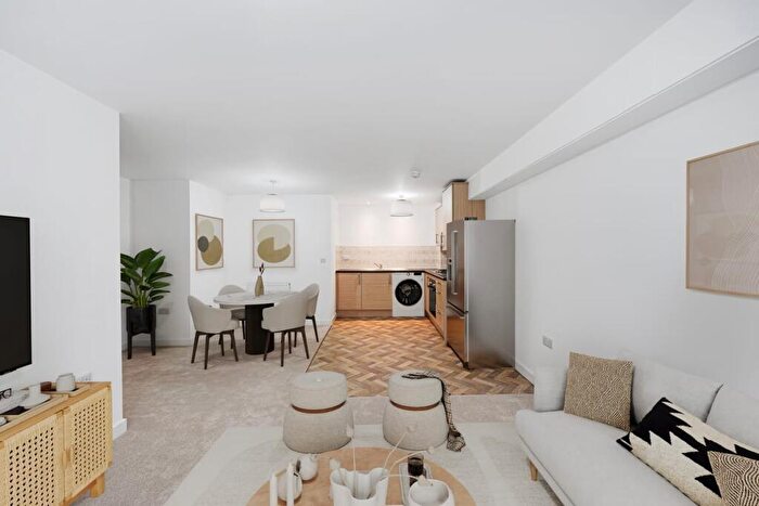 2 Bedroom Flat For Sale In Clifton Square, Burnley, BB12