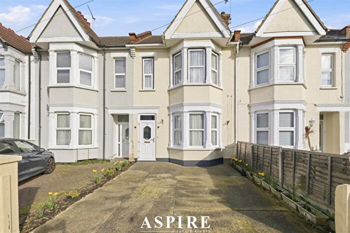 3 Bedroom Terraced House For Sale In Victoria Road, Southend-On-Sea, SS1