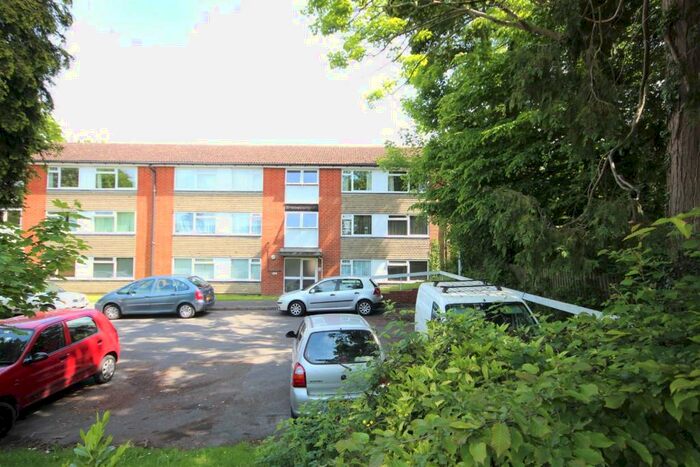 2 Bedroom Flat To Rent In London Road, East Grinstead, RH19