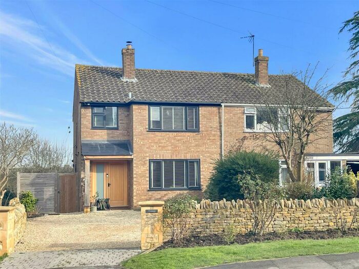 3 Bedroom Semi-Detached House To Rent In Stretton-On-Fosse, GL56