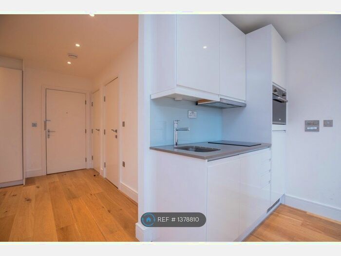 1 Bedroom Flat To Rent In High Street, Slough, SL1