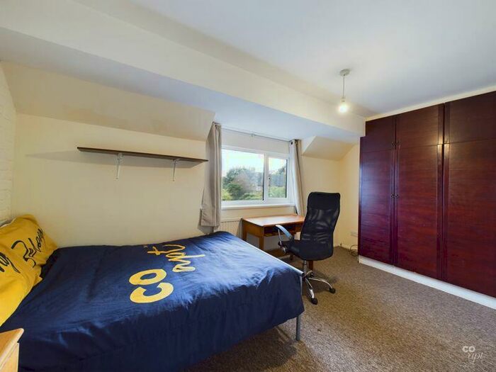 6 Bedroom Semi-Detached House To Rent In Horton Road, Brighton, BN1