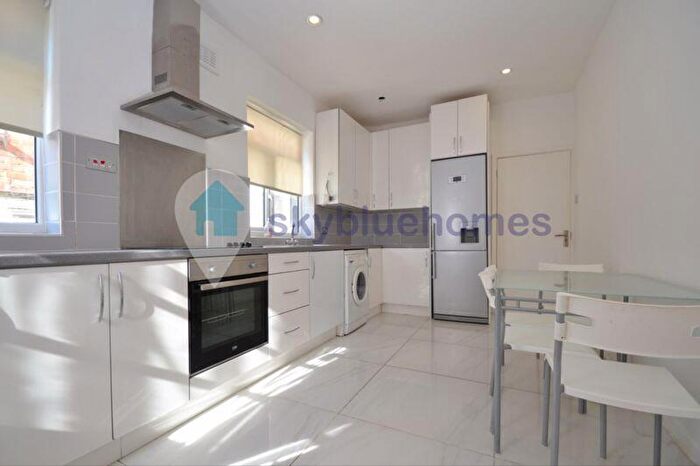 4 Bedroom Terraced House To Rent In Beckingham Road, Leicester, LE2