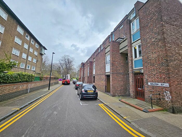 2 Bedroom Maisonette To Rent In Bethnal Green, E2