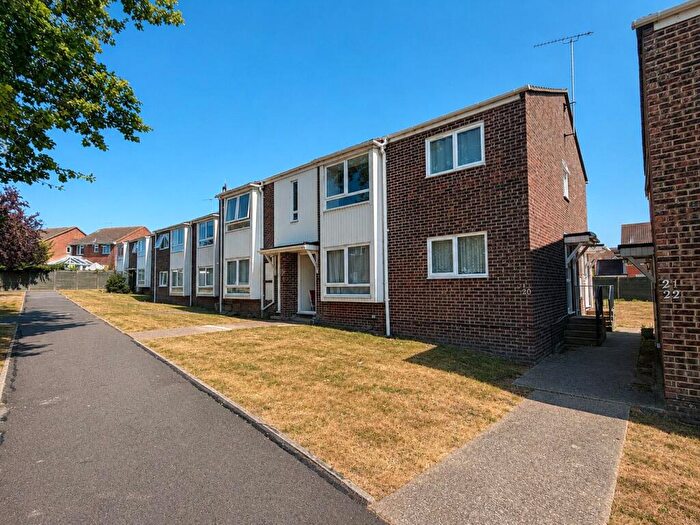 1 Bedroom Apartment For Sale In Summerfields Avenue, Hailsham, East Sussex, BN27