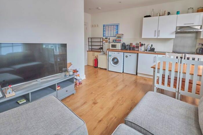 1 Bedroom Flat To Rent In Iron Bridge, Exeter, EX4