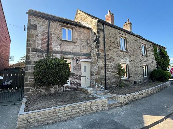 2 Bedroom Character Property To Rent In Maltkiln Row, Cawthorne, Barnsley, S75