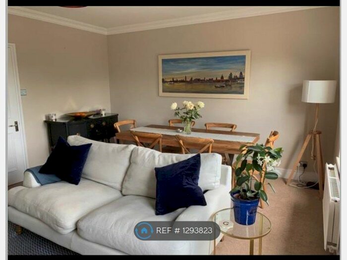 2 Bedroom Maisonette To Rent In Balham High Road, London SW17