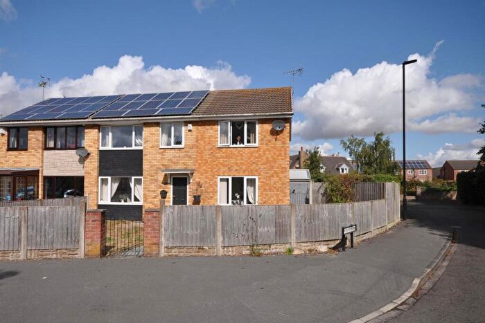 4 Bedroom Semi-Detached House For Sale In Grampian Way, Thorne, Doncaster, DN8