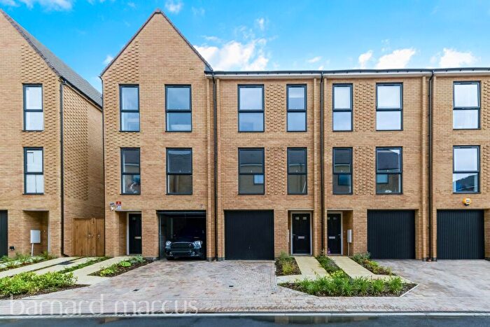 4 Bedroom House To Rent In Calico Avenue, New Mill Quarter, Hackbridge, SM6