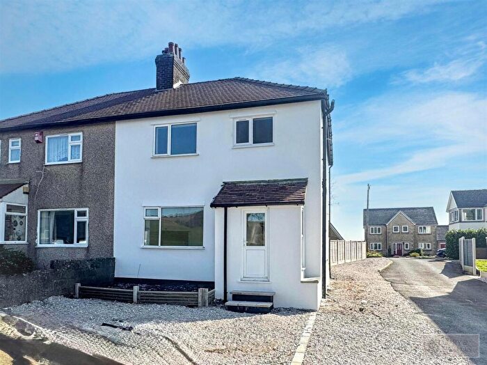 3 Bedroom Semi Detached House For Sale In Brown Edge Road, Buxton, SK17