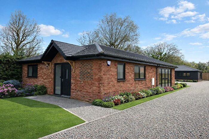 3 Bedroom Detached Bungalow For Sale In Dowlands Bungalows, Smallfield, Horley, RH6