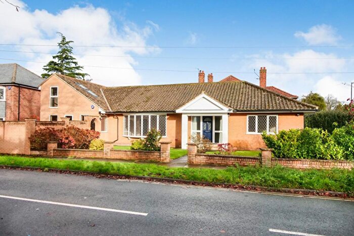 4 Bedroom Detached House For Sale In The Horseshoe, York, YO24