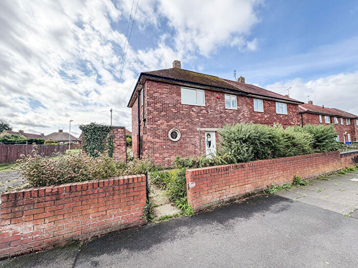 3 Bedroom Semi-Detached House For Sale In Weardale Avenue, Blyth, NE24