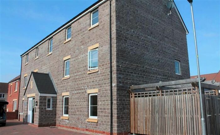 2 Bedroom Flat To Rent In Mill House Road, Norton Fitzwarren, Taunton, TA2