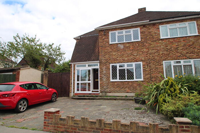 3 Bedroom House To Rent In Bennetts Way, Croydon, CR0