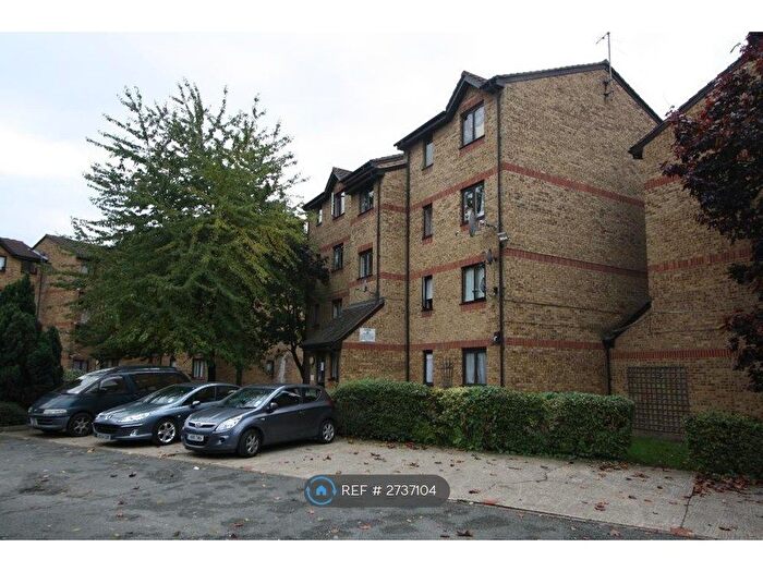 Studio To Rent In Sunbury Court, London, SE14