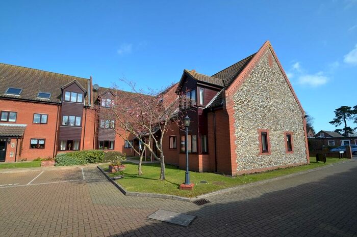 2 Bedroom Apartment To Rent In Holt, Norfolk, NR25
