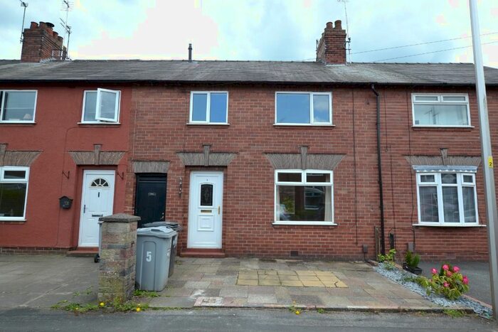 3 Bedroom Terraced House To Rent In Lowerfield Road, Macclesfield, SK10