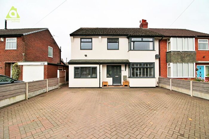 4 Bedroom Semi-Detached House For Sale In Park Road, Westhoughton, BL5