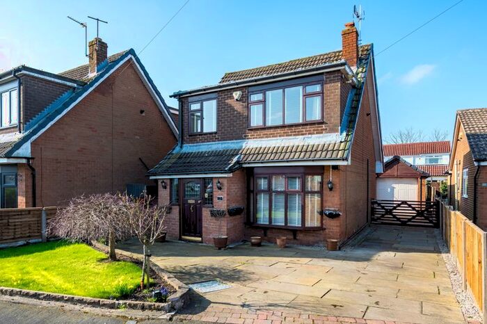 3 Bedroom Detached House For Sale In Chisholm Close, Standish, Wigan, WN6
