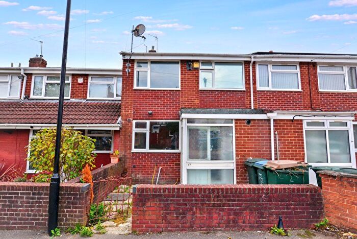 3 Bedroom Terraced House For Sale In Stadium Close, Coventry, CV6