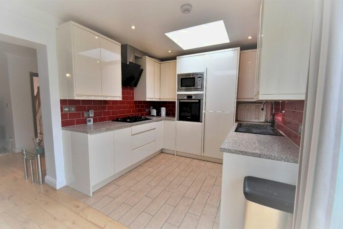 5 Bedroom Semi-Detached House To Rent In First Avenue, London, W3