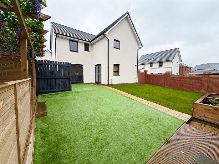 4 Bedroom Detached House For Sale In Autumn Fields, Waverley, Rotherham, S60