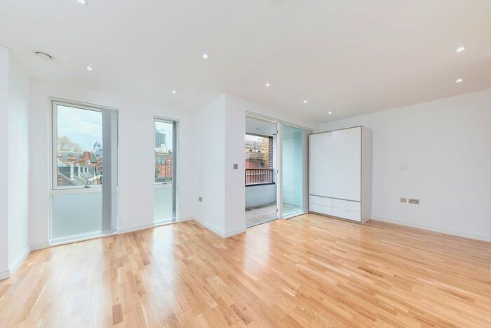 2 Bedroom Flat To Rent In Blacklock Court, Austin Street, E2