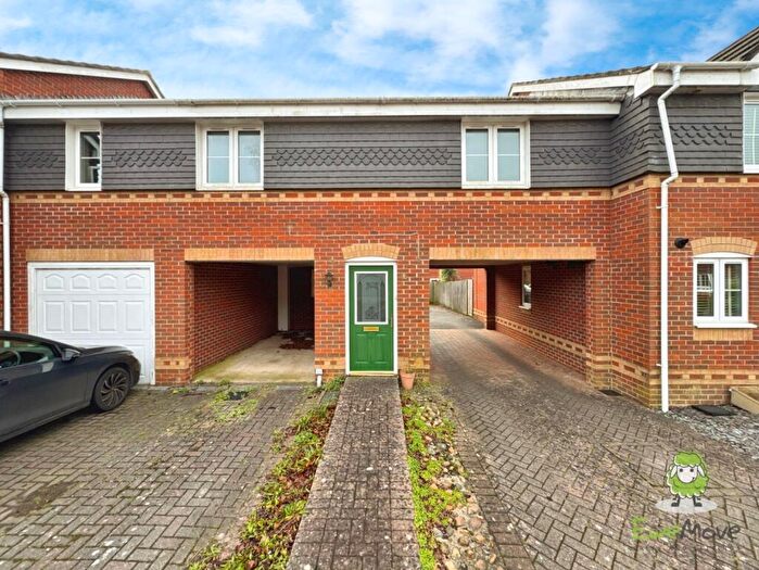 2 Bedroom Coach House For Sale In Broadmere Road, Beggarwood, Basingstoke, Hampshire, RG22