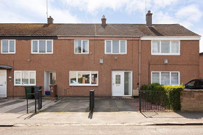 4 Bedroom Terraced House For Sale In Sighthill Loan, Edinburgh, EH11