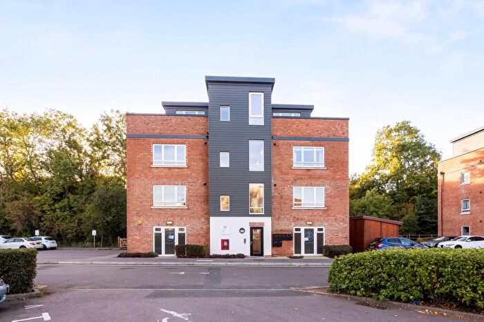 2 Bedroom Flat For Sale In Thornton Side, Corfe House Thornton Side, RH1
