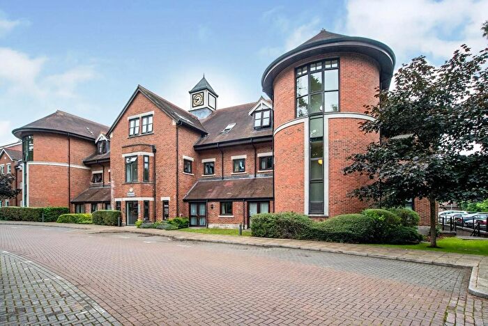 2 Bedroom Flat To Rent In Lockhart Road, Watford, WD17