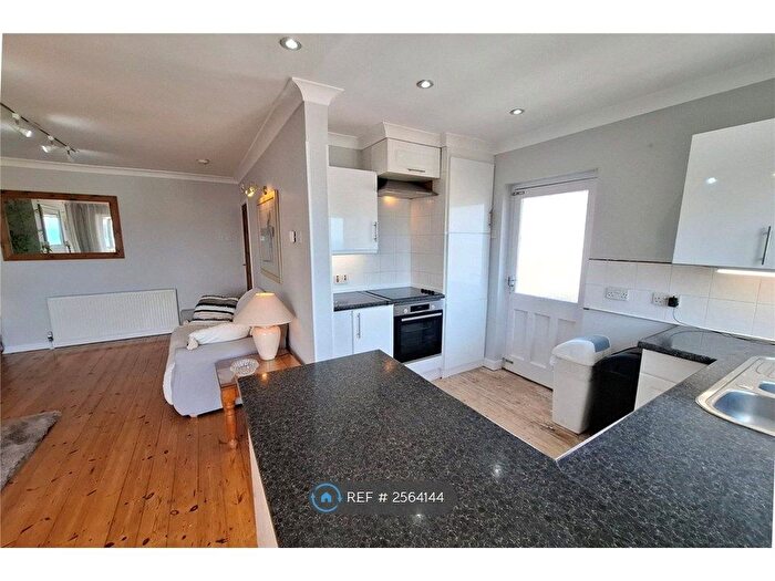 2 Bedroom Bungalow To Rent In Heol Y Graig, Aberporth, Cardigan, SA43
