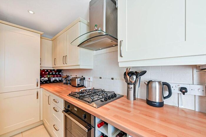 1 Bedroom Flat For Sale In Freshcliffe House East, Guildford, GU2