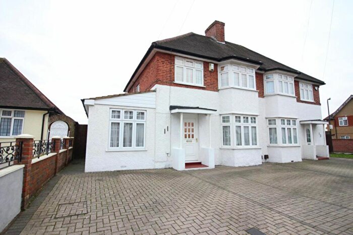 4 Bedroom House To Rent In Bovingdon Avenue, Wembley, HA9