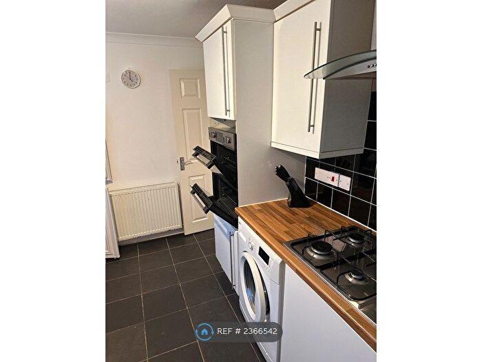 2 Bedroom Flat To Rent In Brendon Avenue, Luton, LU2