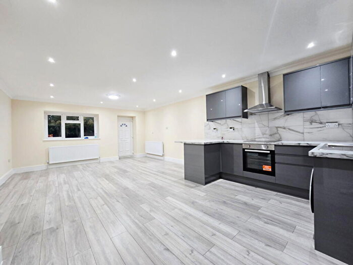 2 Bedroom Flat To Rent In Butter Hill, Wallington, SM6