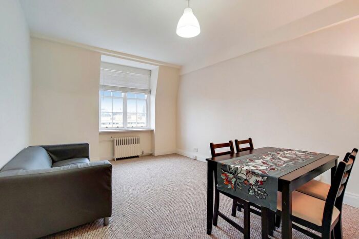 1 Bedroom Flat To Rent In Peters Court, Bayswater, W2