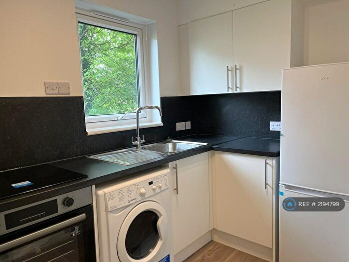 1 Bedroom Flat To Rent In Fauldburn, Edinburgh, EH12