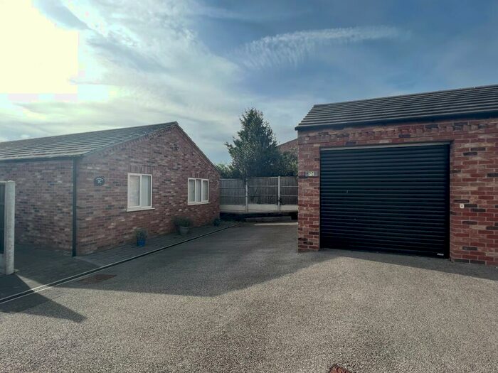 3 Bedroom Bungalow To Rent In Adamstiles, Barrowby, Grantham, NG32