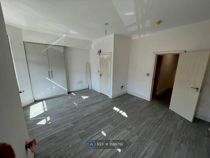 5 Bedroom Terraced House To Rent In Oaklands Road, London, NW2