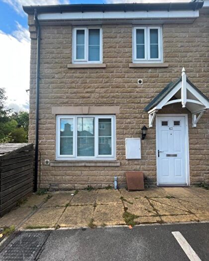 3 Bedroom End Of Terrace House To Rent In Mill View, Huddersfield, HD3