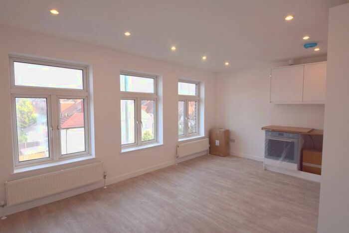 1 Bedroom Flat To Rent In Finchley Road, Temple Fortune, NW11