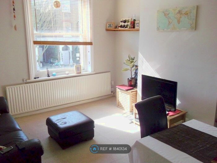2 Bedroom Flat To Rent In Alexandra Grove, London, N4