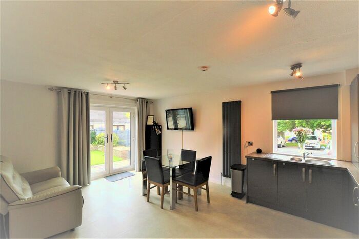 3 Bedroom End Of Terrace House For Sale In Busbiehead, Girdle Toll, Irvine, KA11