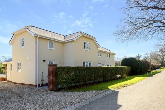 4 Bedroom Detached House For Sale In Wellow Drove, West Wellow, Romsey, Hampshire, SO51