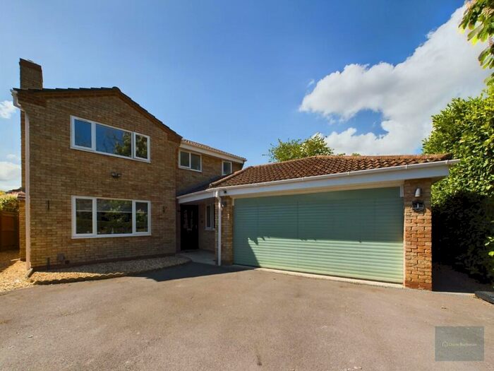 4 Bedroom Detached House To Rent In Duxford Close, Bowerhill, Melksham, SN12