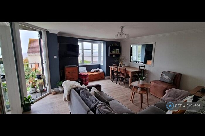 2 Bedroom Flat To Rent In Kilkenny Place, Portishead, BS20